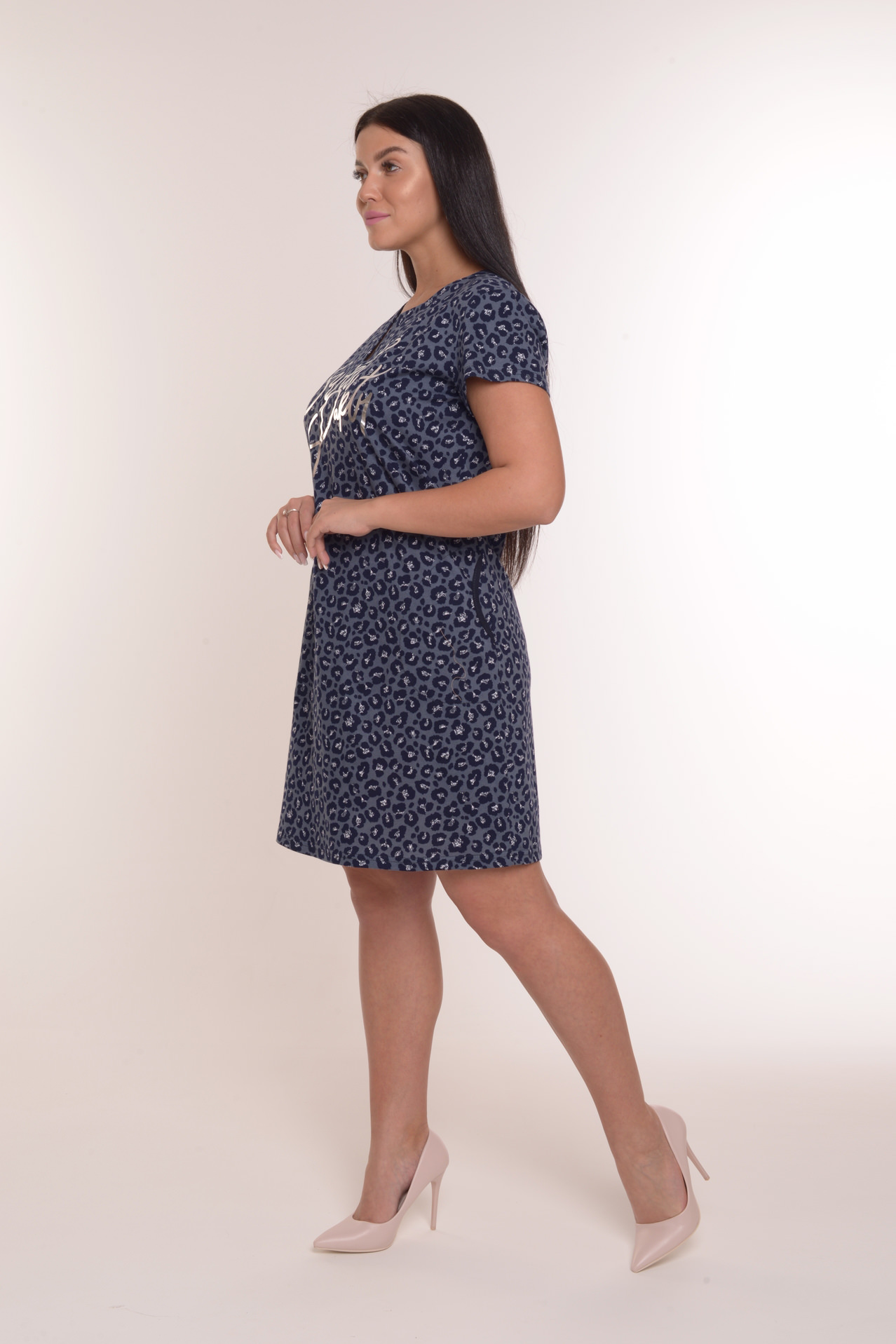 Фото товара 21378, серая туника с золотой надписью